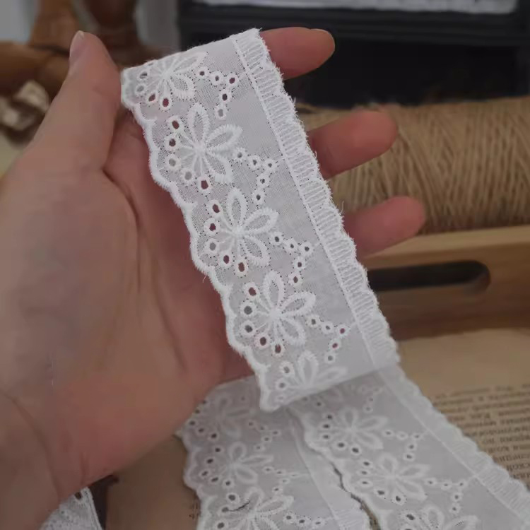 Lace Eyelets Trim Cotton Fabric Width 4 cm EF0113