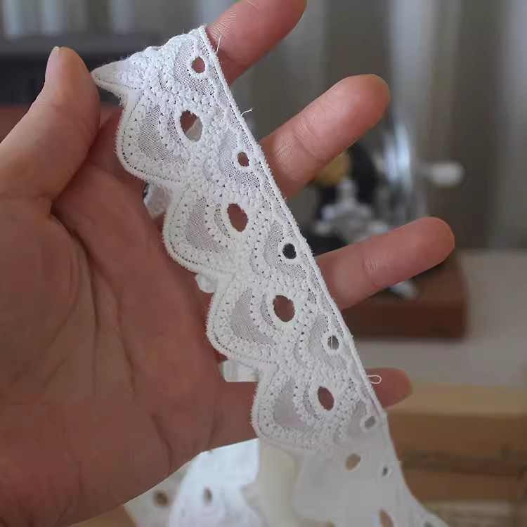 Lace Eyelets Trim Cotton Fabric Width 4 cm EF0113