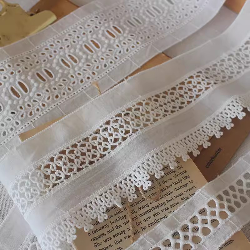 Overlocked Fabric With Embroidery Width 3-9 cm EF0110