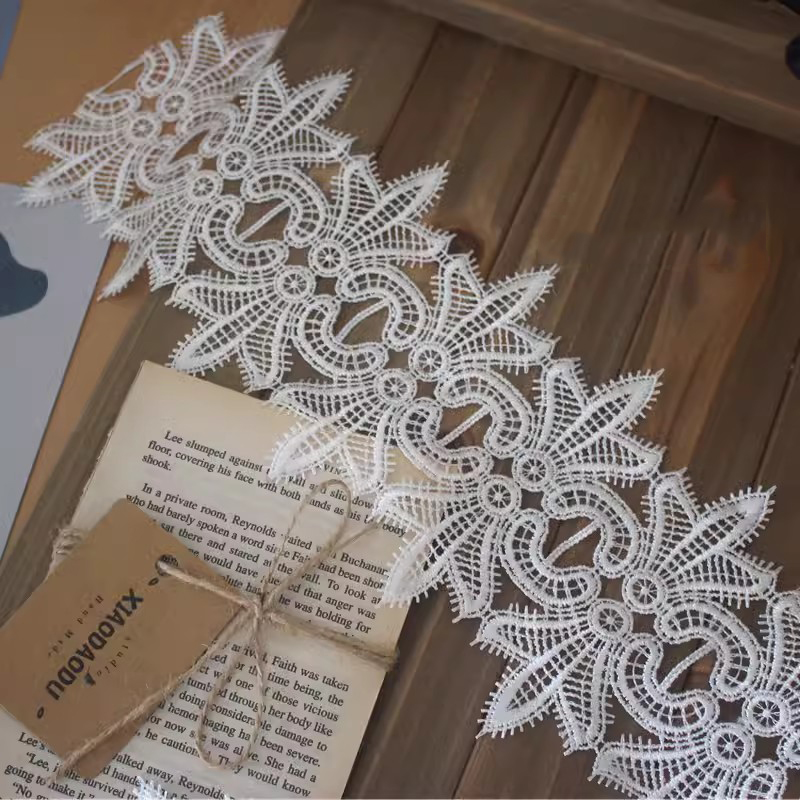 Pretty Fabrics And Trims 1 Yard Width 6-12 cm LT0493