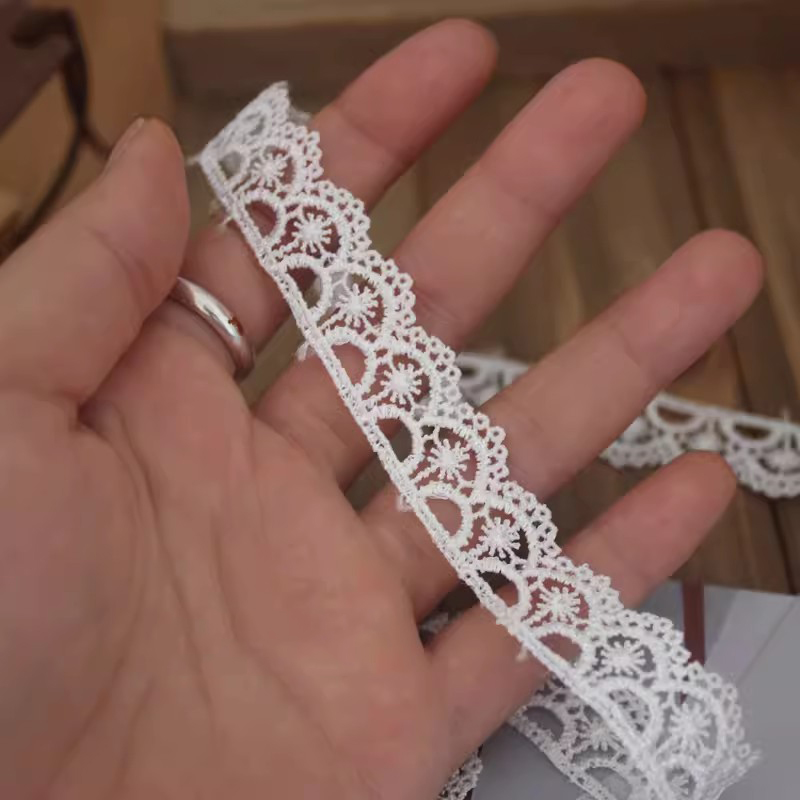 Scalloped Trim Fabric 1 Yard Width 1 cm LT0491