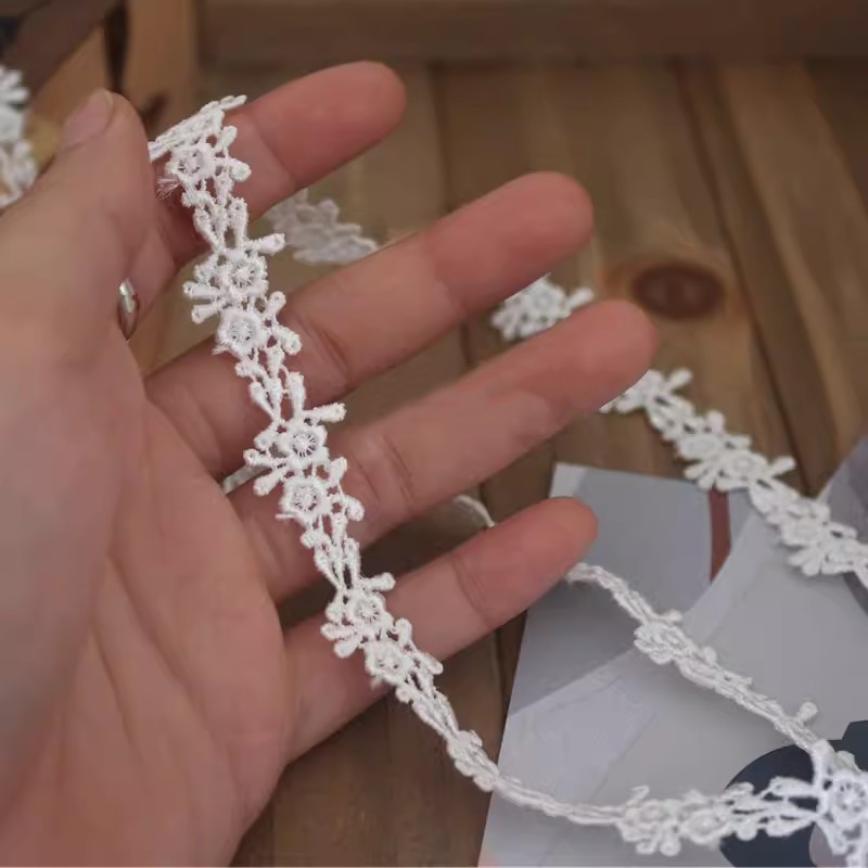 Scalloped Trim Fabric 1 Yard Width 1 cm LT0491