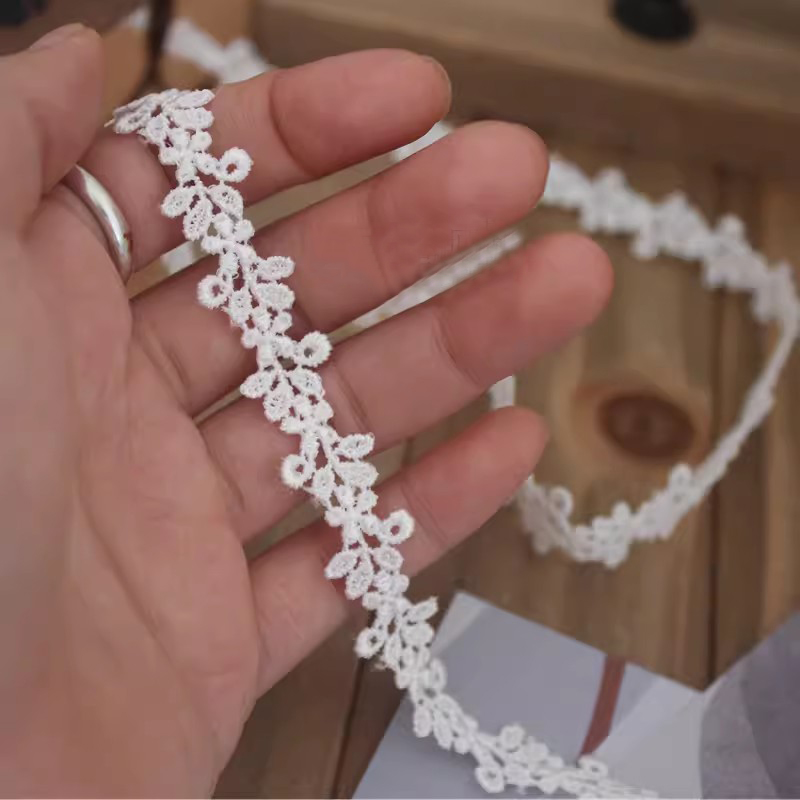 Scalloped Trim Fabric 1 Yard Width 1 cm LT0491