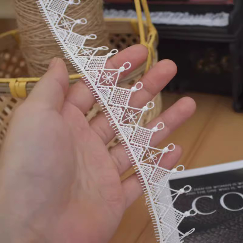 Trim With Tassels Lace 1 Yard Width 4 cm LT0479