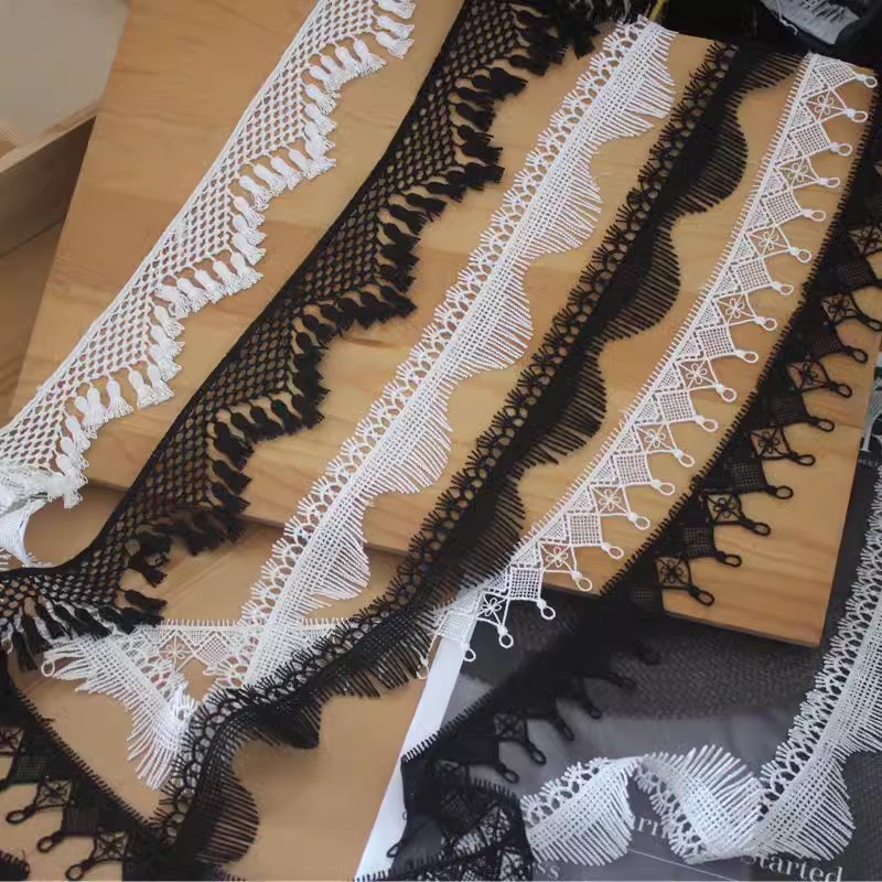 Trim With Tassels Lace 1 Yard Width 4 cm LT0479