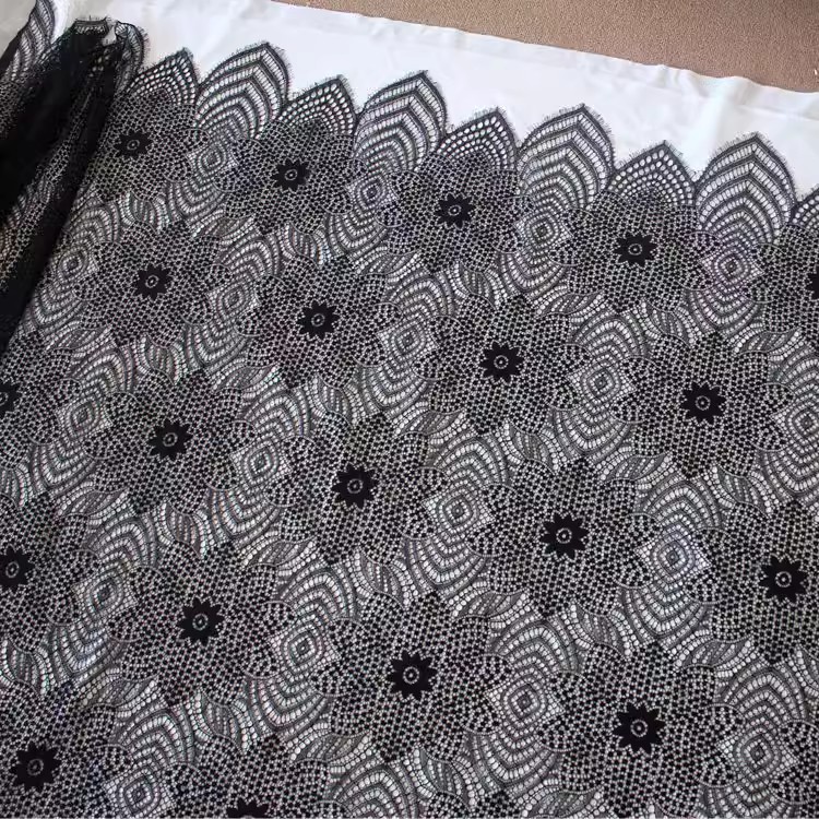 White Flower Lace Fabric Width 150 cm CHL0150