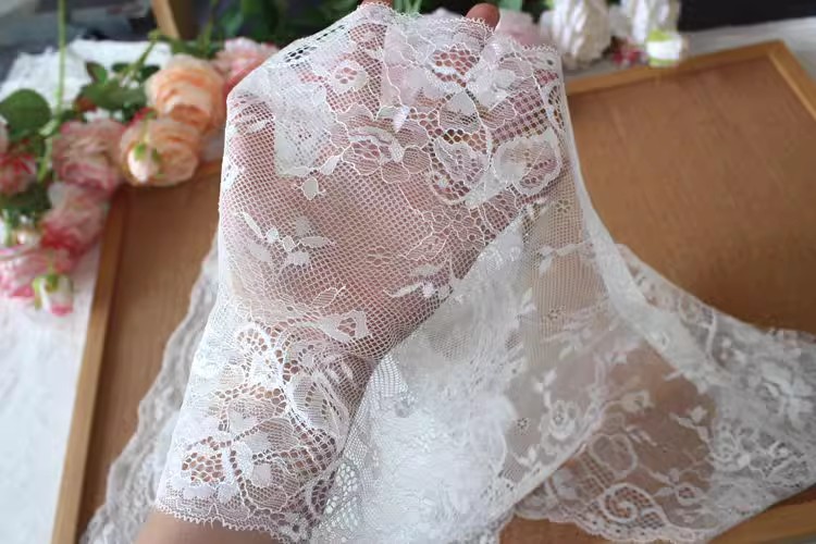 Wide Elastic Border Lace Width 23-26 cm LT0392