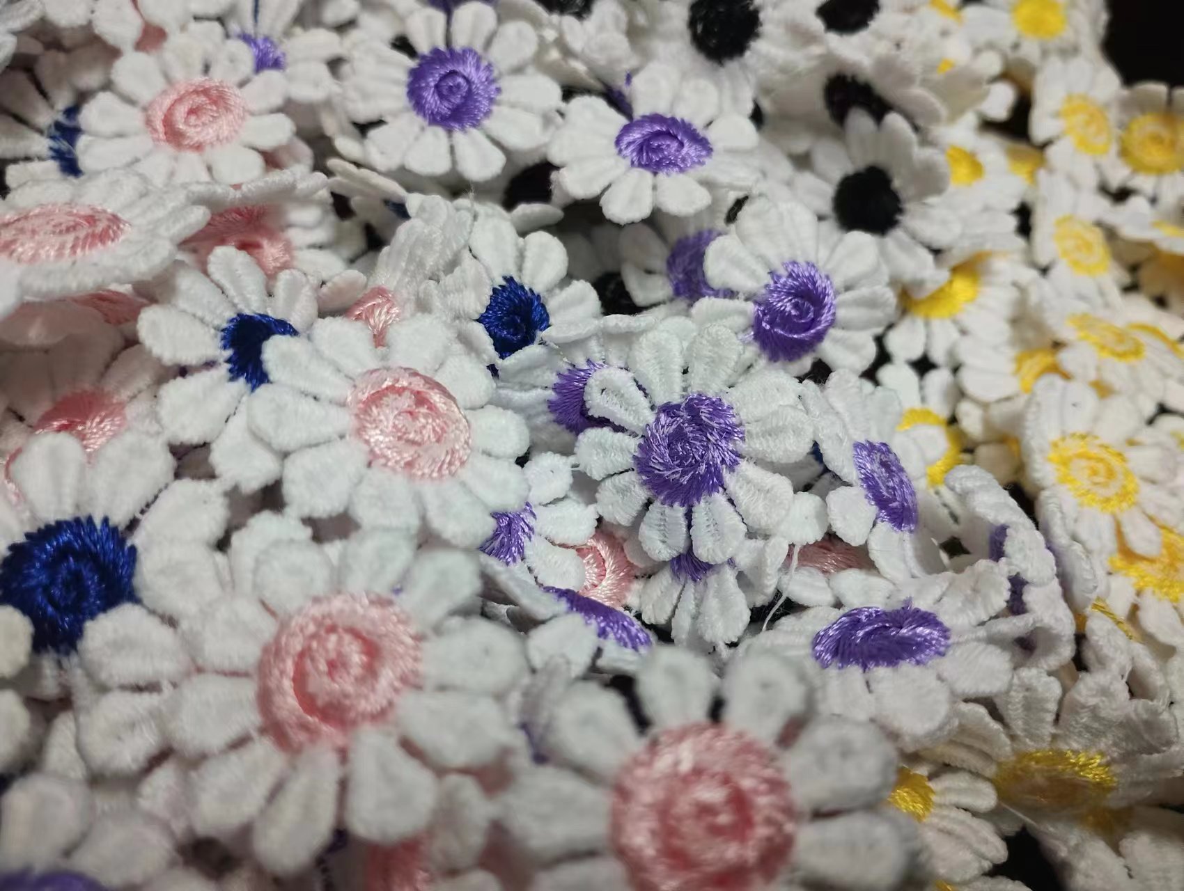 embroidery daisy