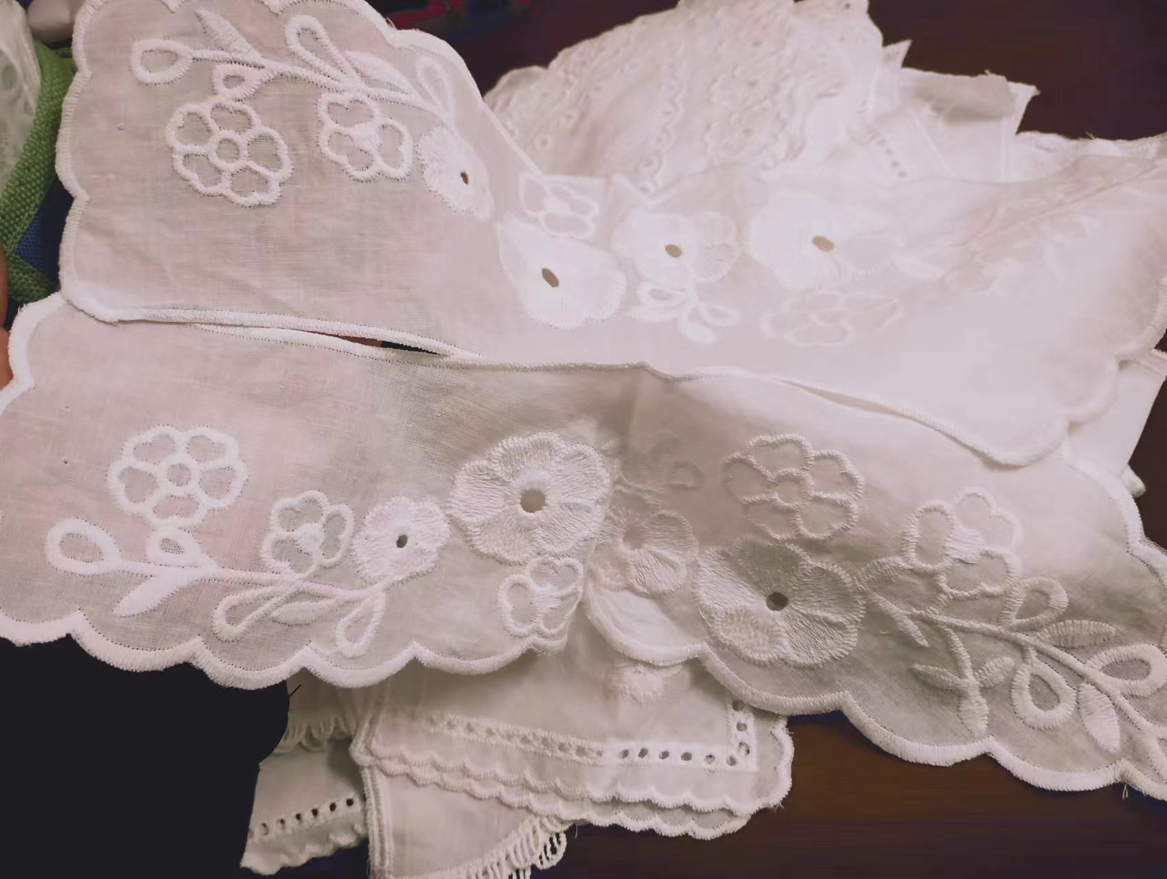 How do I sew a collar onto a shirt?Lace Fabric Shop