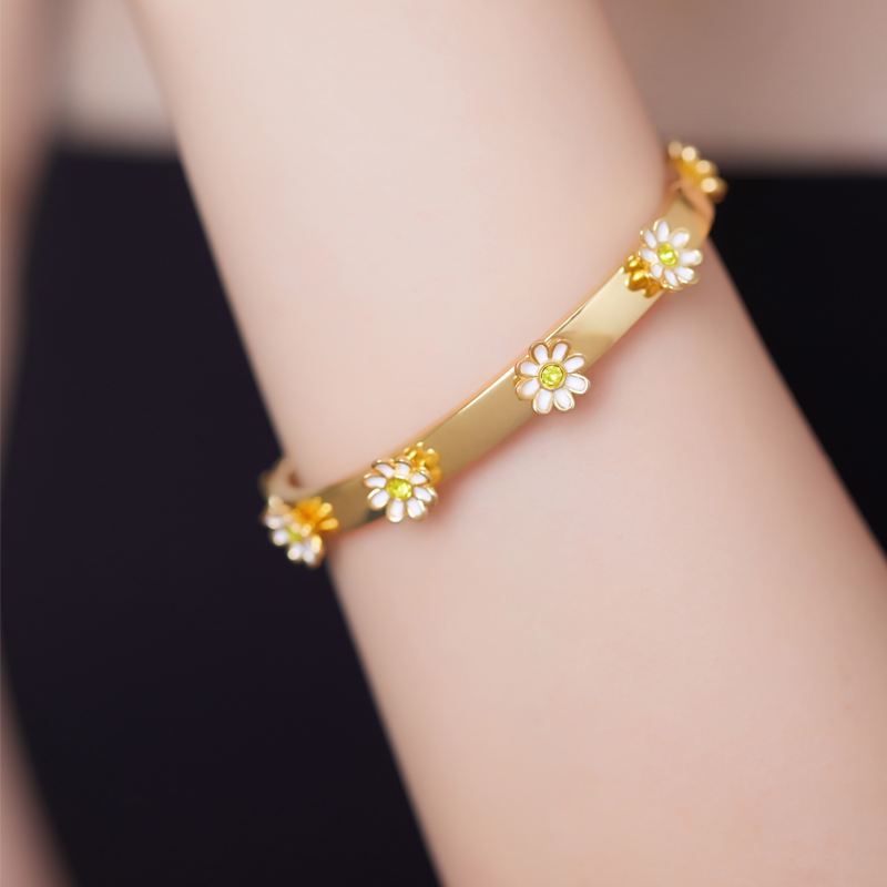 18K Daisy Enamel Bracelet