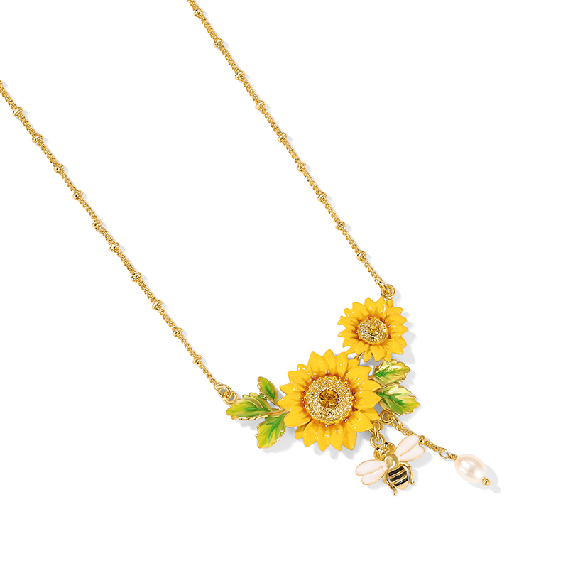 18K Light Luxury Liche Bees Sunflower Sweet Flowers Necklace