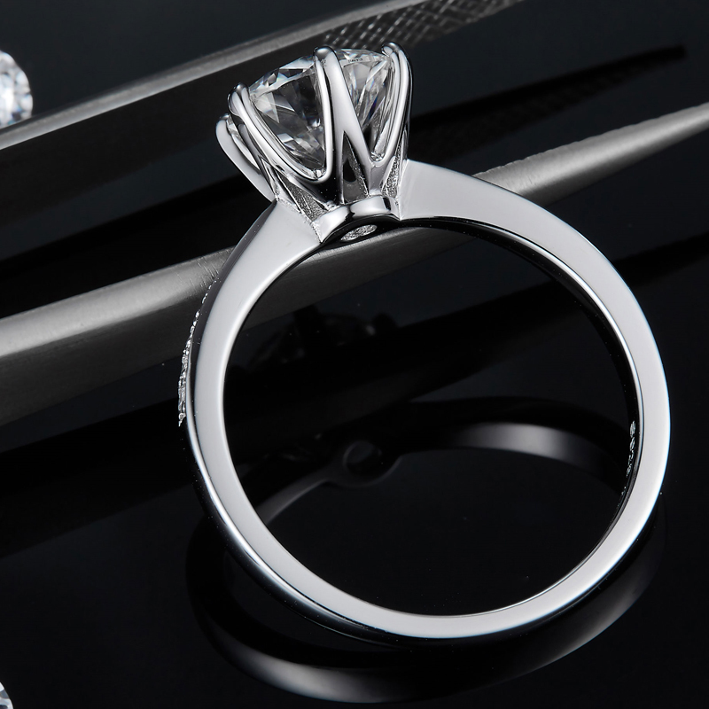 DEDEDJLL Micro-set Spirit S925 Silver Plated White Gold Moissan Diamond Ring