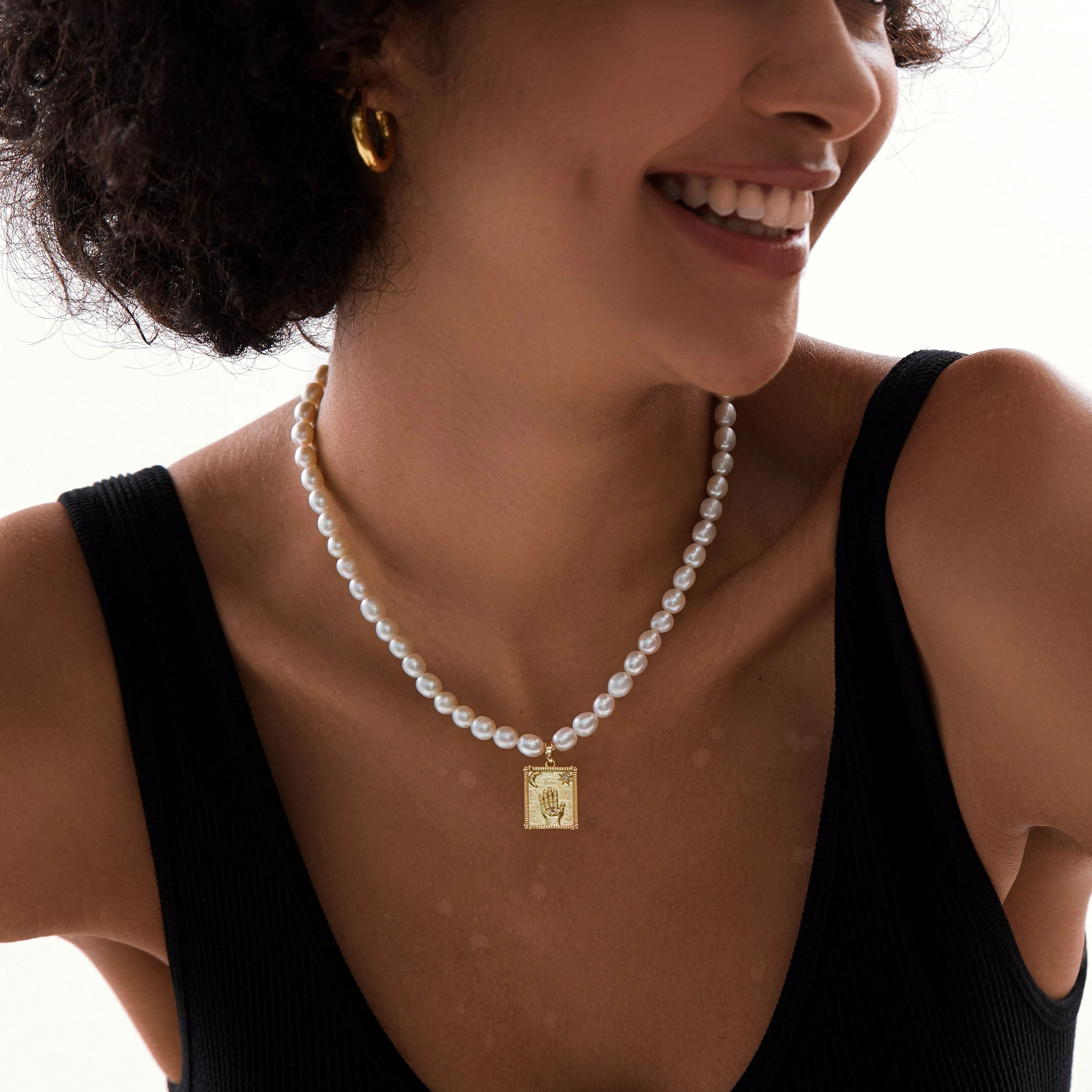 Gloden Hand Pearl Necklace