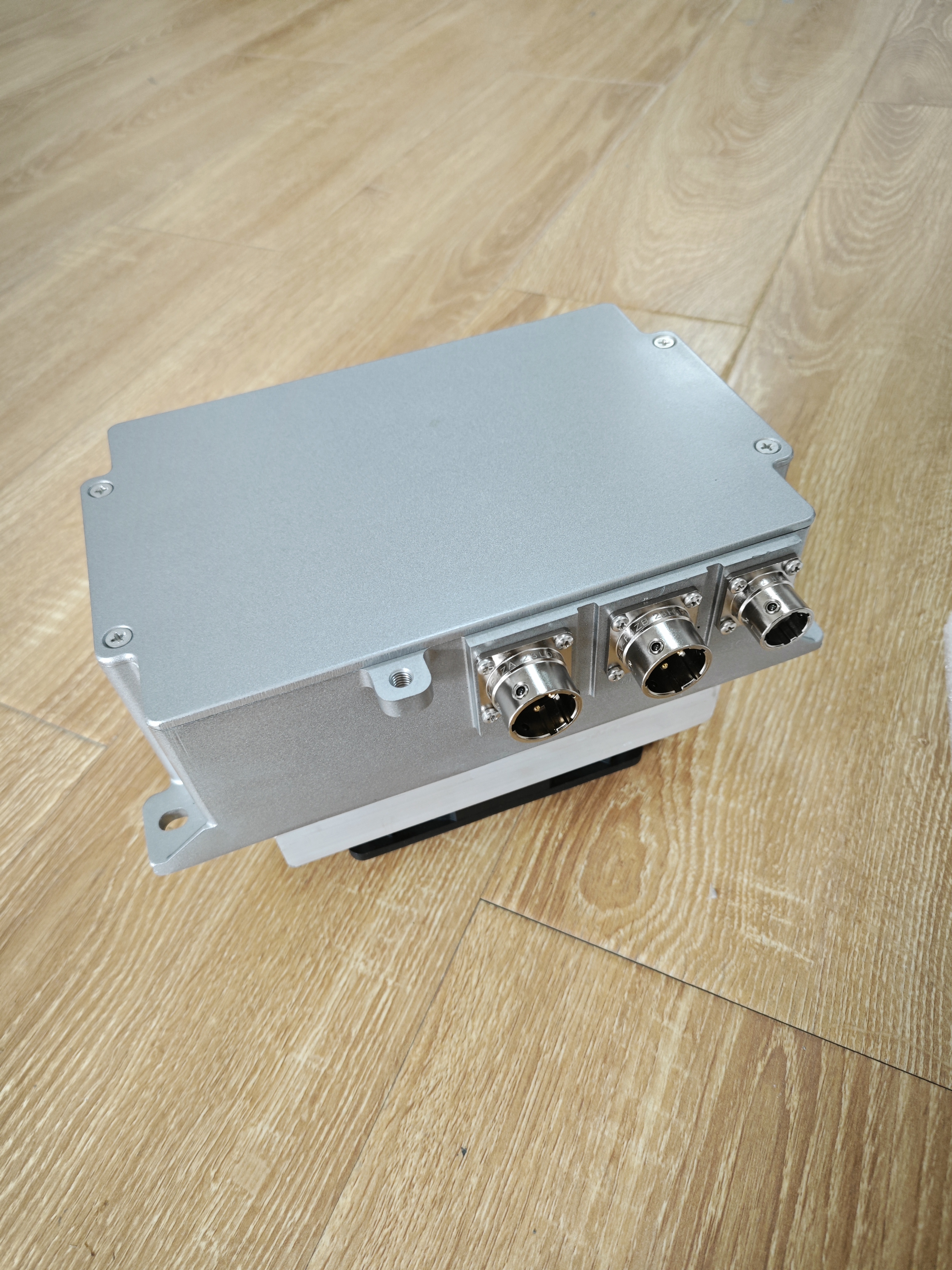 HK-J-H198-23 Fully Sealed AC EV Charger OBC 3.3KW 220VAC CAN 144V23A On Board Charger 