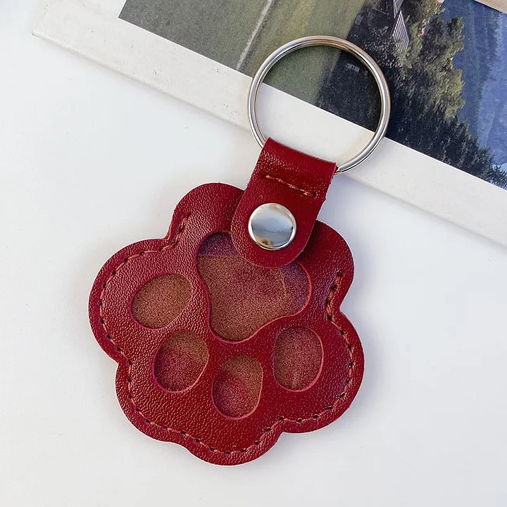 🔥HOT SALE 49% OFF - 🐾Pet Paw Shaped Leather Keychain
