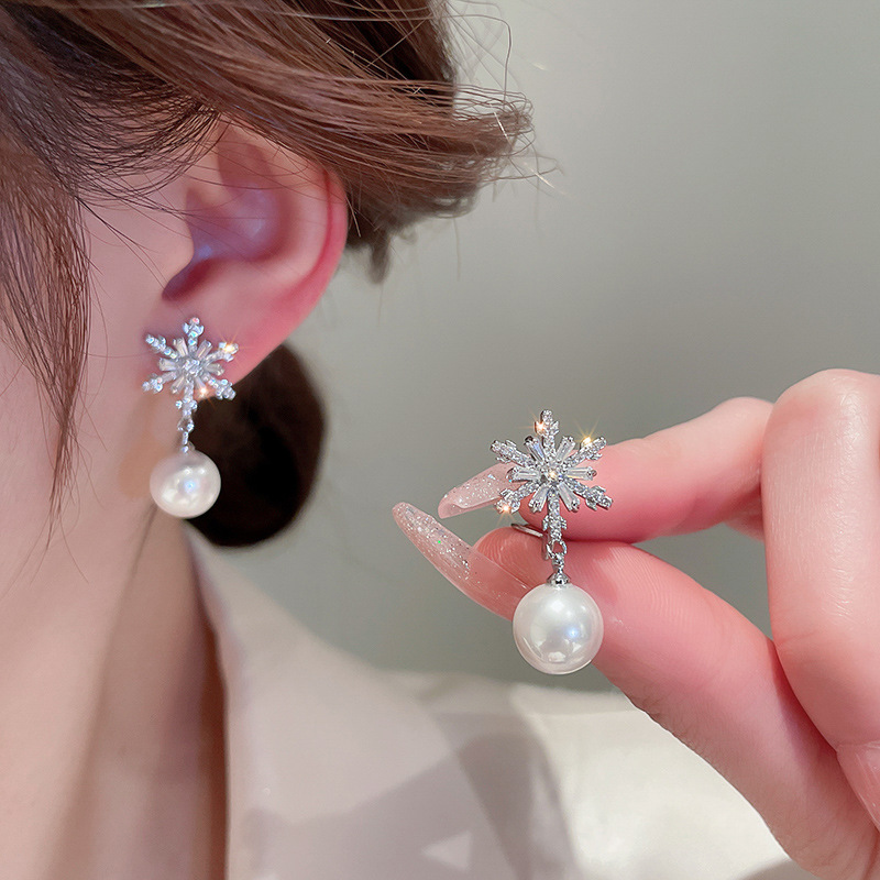🎄Christmas Hot Sale❄️Zircon Snowflake Pearl Earrings