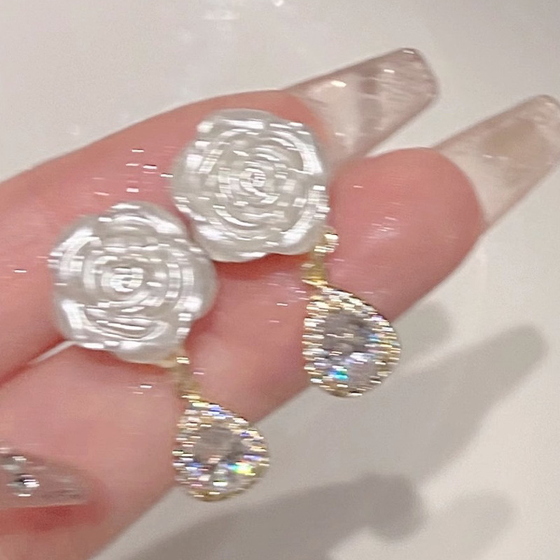 🎄Christmas Hot Sale✨White Camellia Diamond Earrings