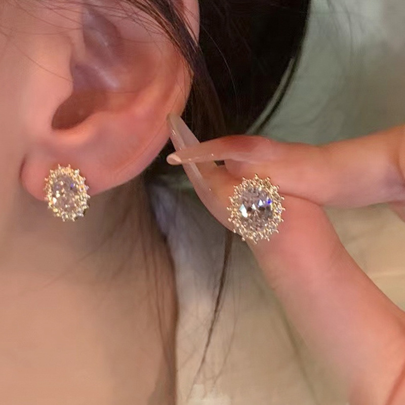 🌸2024 Spring Hot Sale✨Italian Style Zircon Hoop Earrings