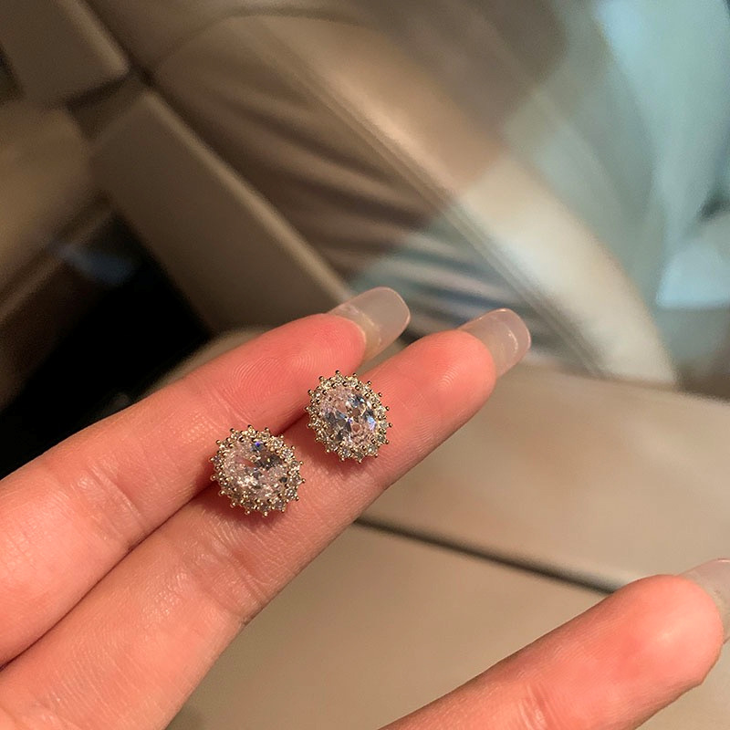 🌸2024 Spring Hot Sale✨Italian Style Zircon Hoop Earrings