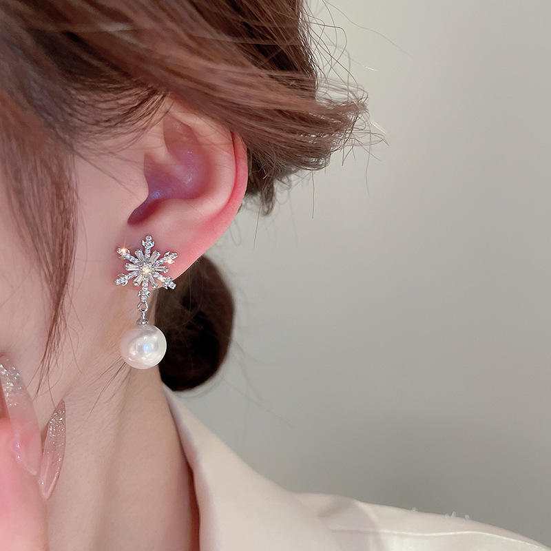 🎄Christmas Hot Sale❄️Zircon Snowflake Pearl Earrings