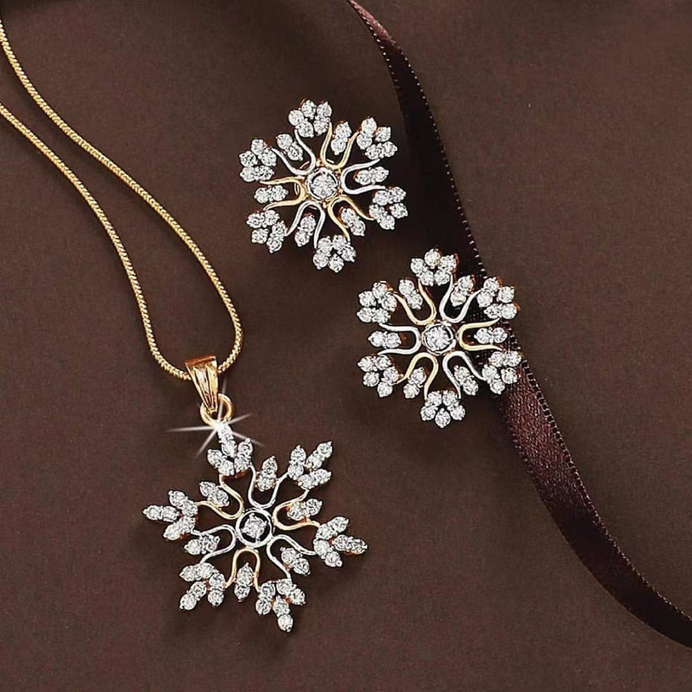 🎁CHRISTMAS PRE SALE 🎄 Diamonds Snowflake Earrings Necklace Set