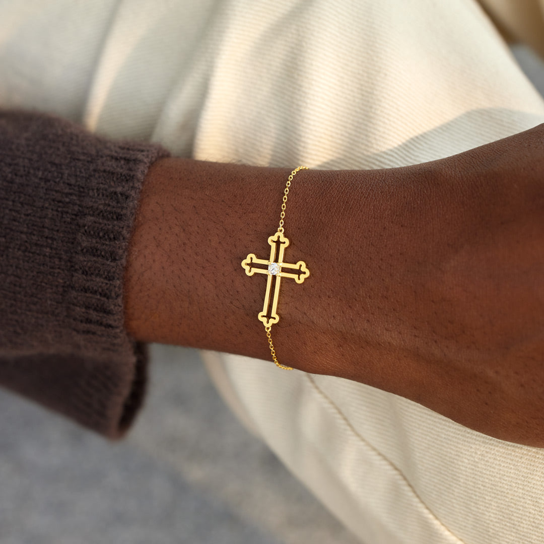 🎄Christmas Pre-sale🎁My Small Circle Of Female Friends Hollow Out Cross Bracelet