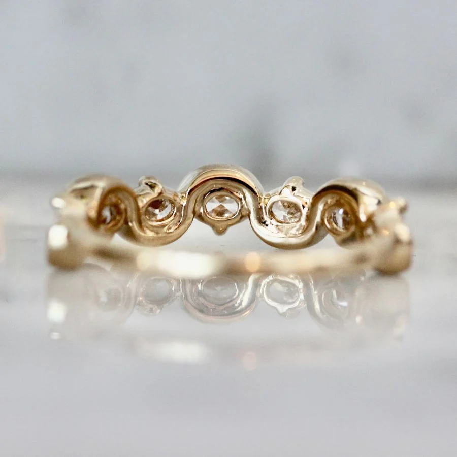 I‘ll Be With You Oval Cut Moissanite Wave Ring