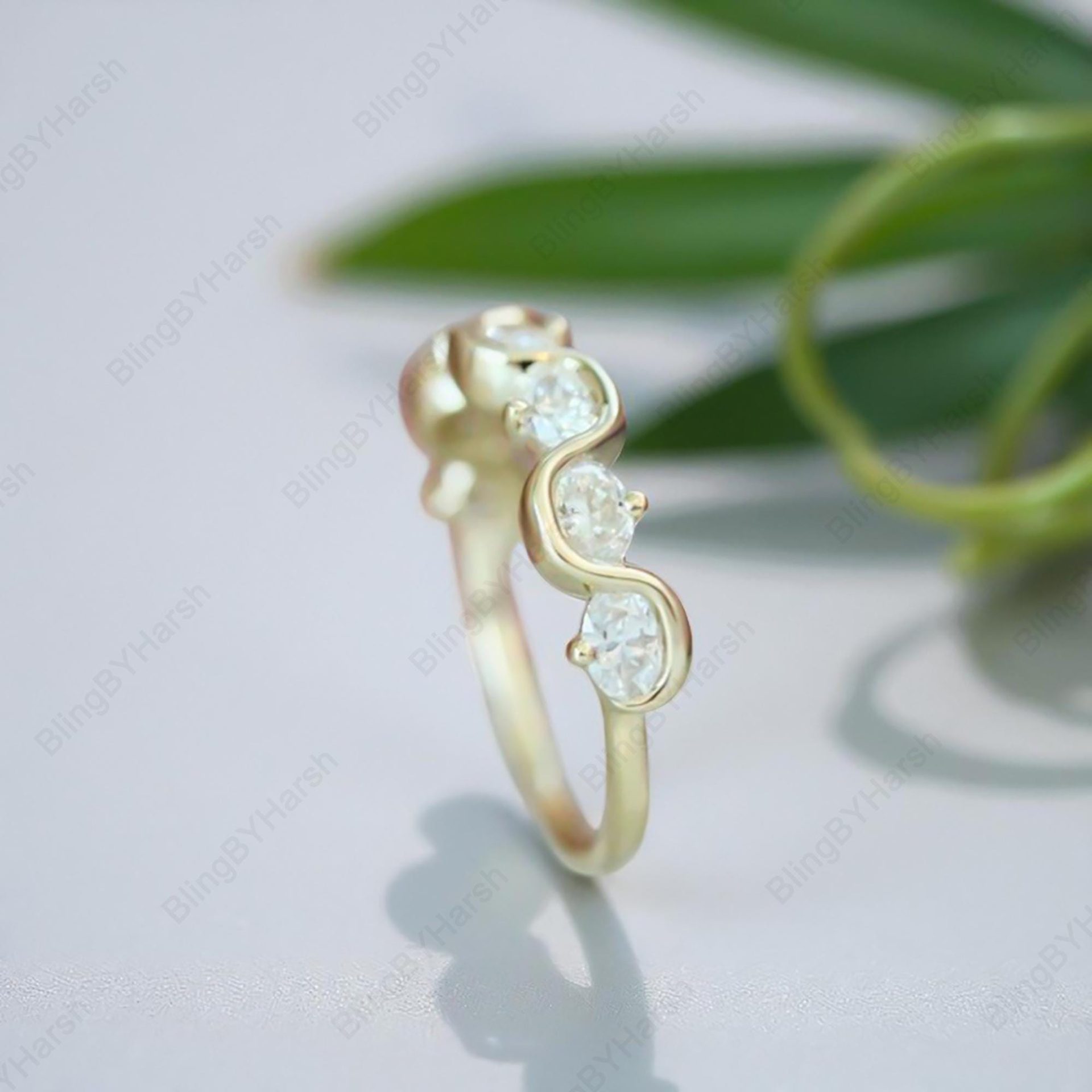 I‘ll Be With You Oval Cut Moissanite Wave Ring