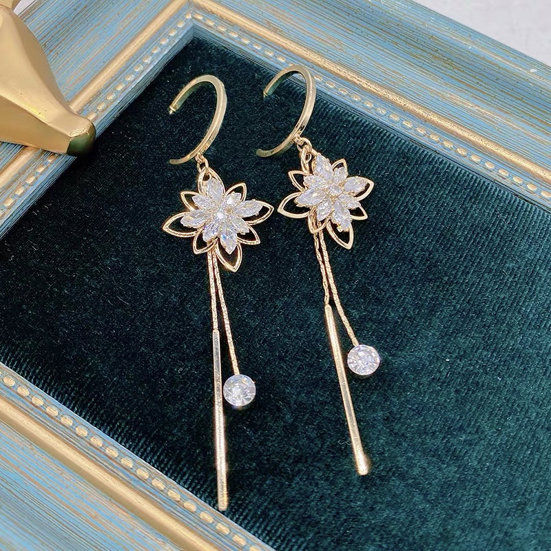 🎄CHRISTMAS HOT SALE✨Shiny Lotus Tassel Earrings