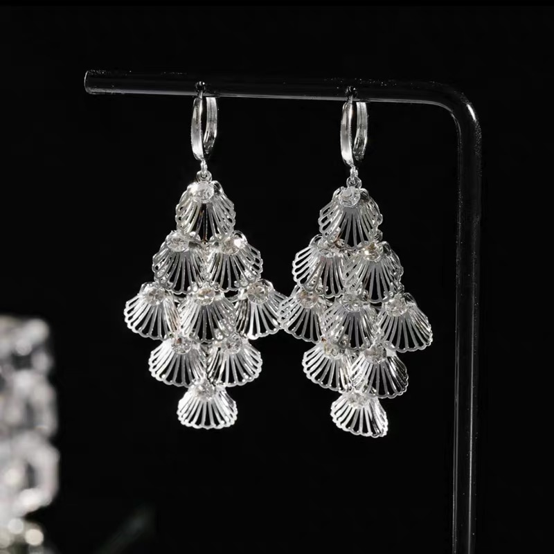 🎄CHRISTMAS HOT SALE✨French Style Hollow Leaf Earrings