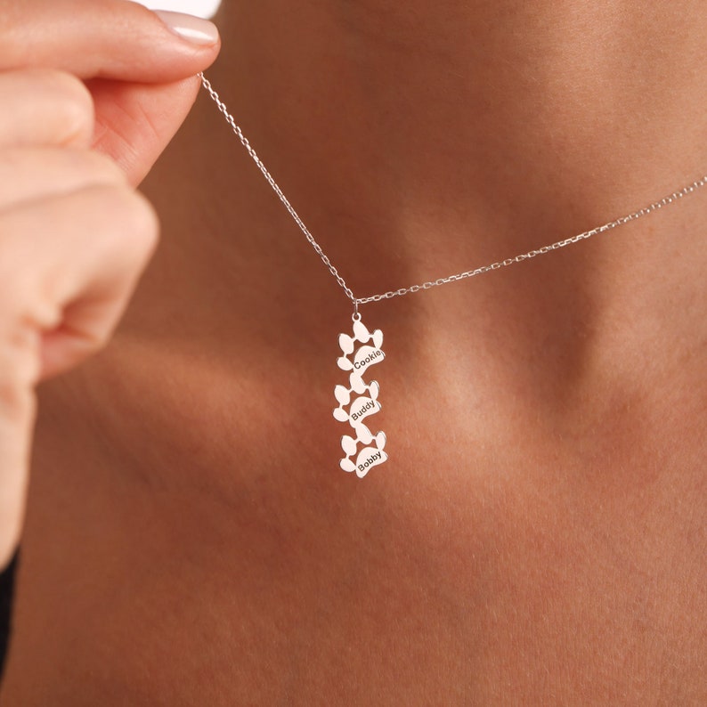 🐾 Custom Engraved Paw Print Necklace 