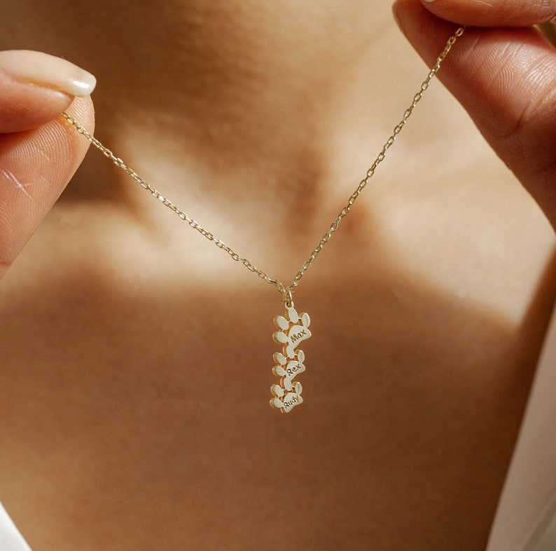 🐾 Custom Engraved Paw Print Necklace 