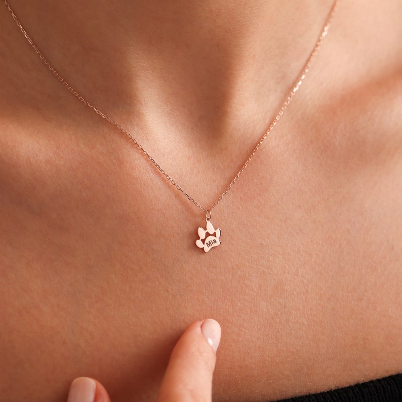 🐾 Custom Engraved Paw Print Necklace 