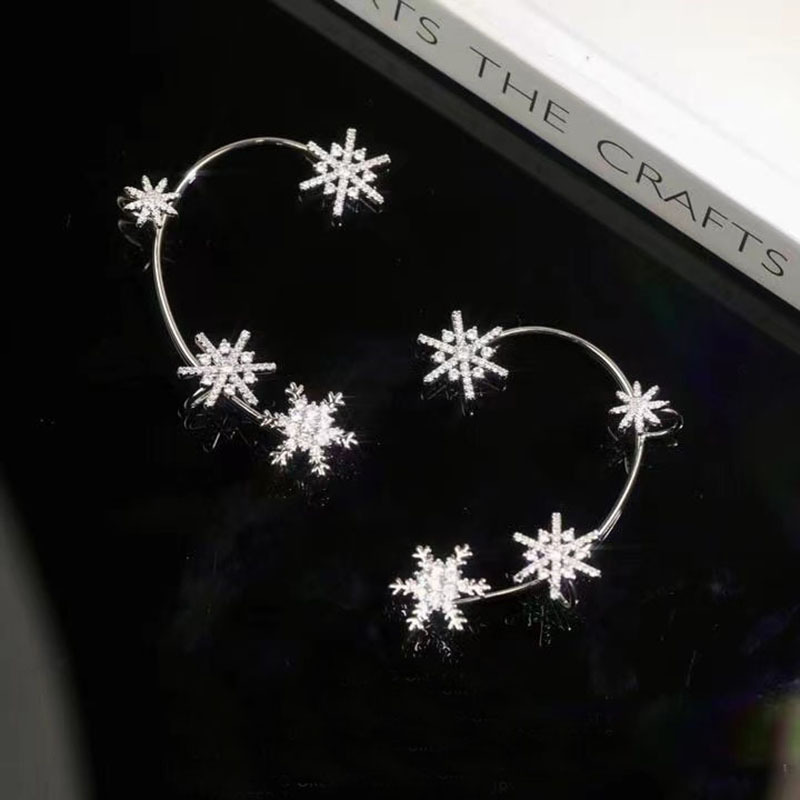 🎄CHRISTMAS HOT SALE✨Rotatable Snowflake Zircon Earrings