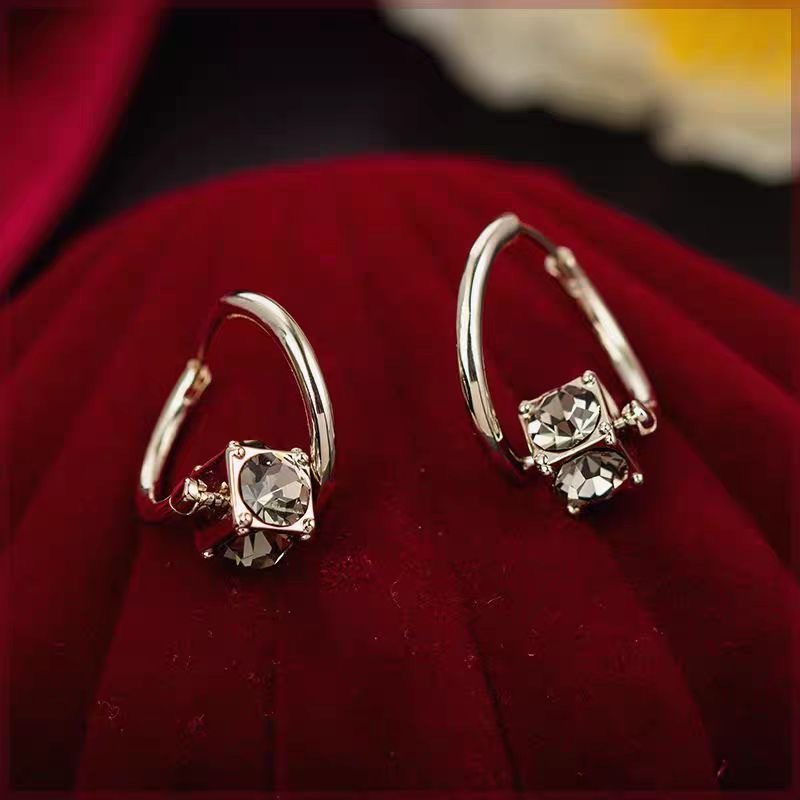 🎉New Year Hot Sale✨Minimalist Rotatable Zircon Earrings