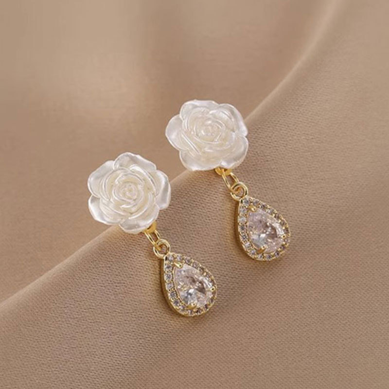 🎄Christmas Hot Sale✨White Camellia Diamond Earrings