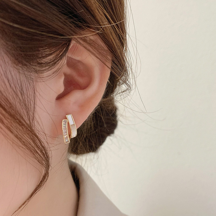 🎉New Year Hot Sale✨French Style Zircon Shell Earrings