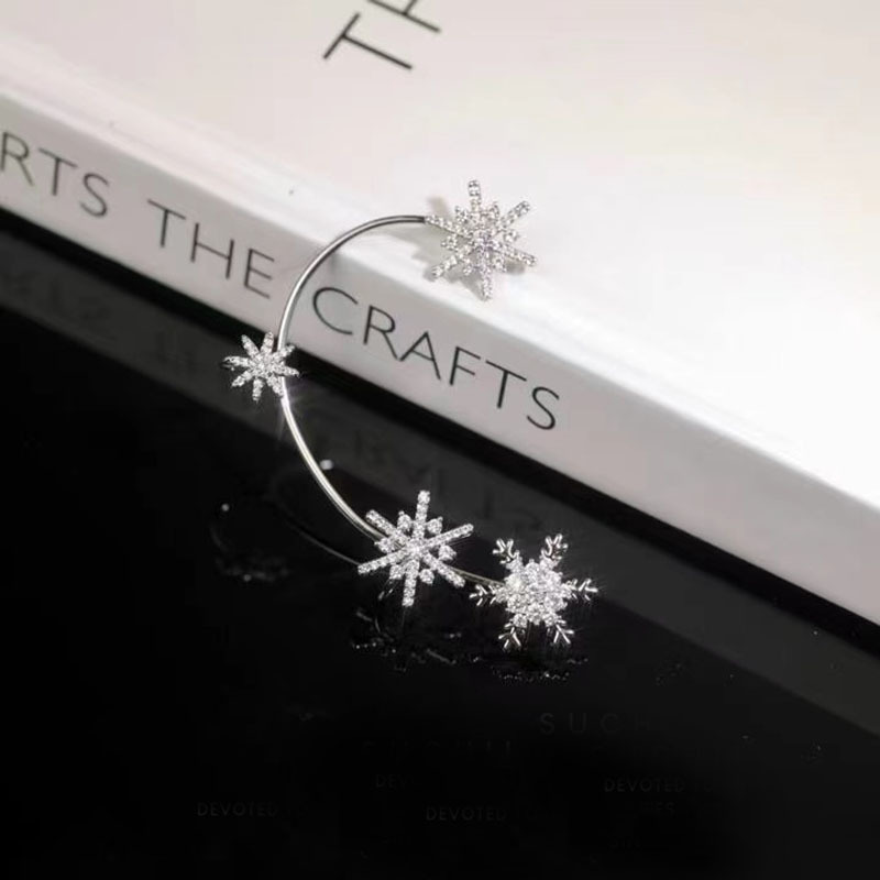🎄CHRISTMAS HOT SALE✨Rotatable Snowflake Zircon Earrings