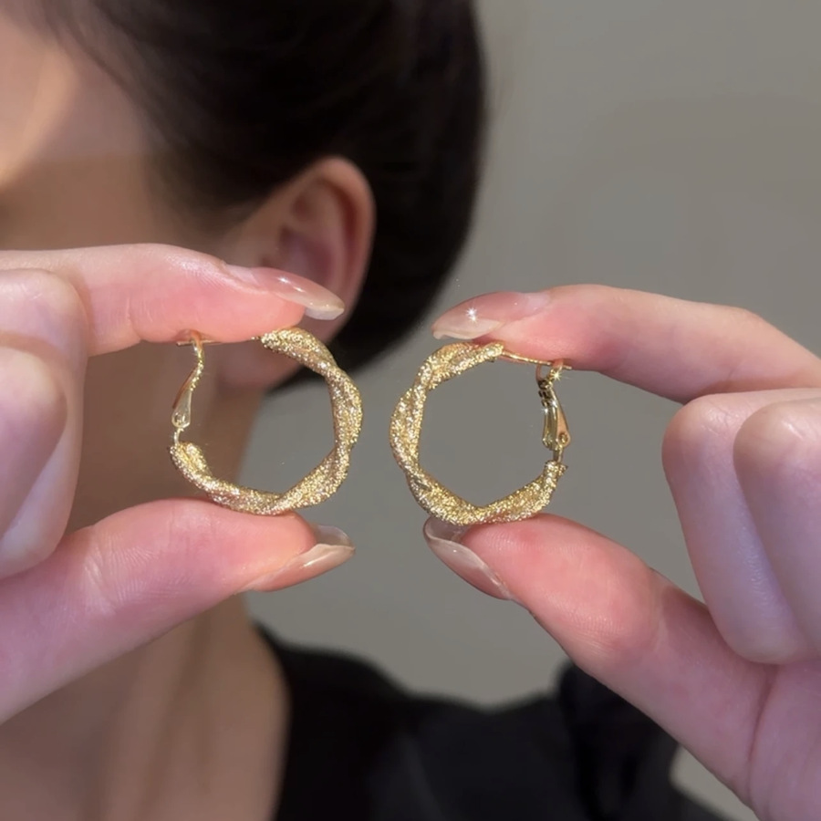 🌊Summer Hot Sale✨Minimalist Style Hoop Earrings