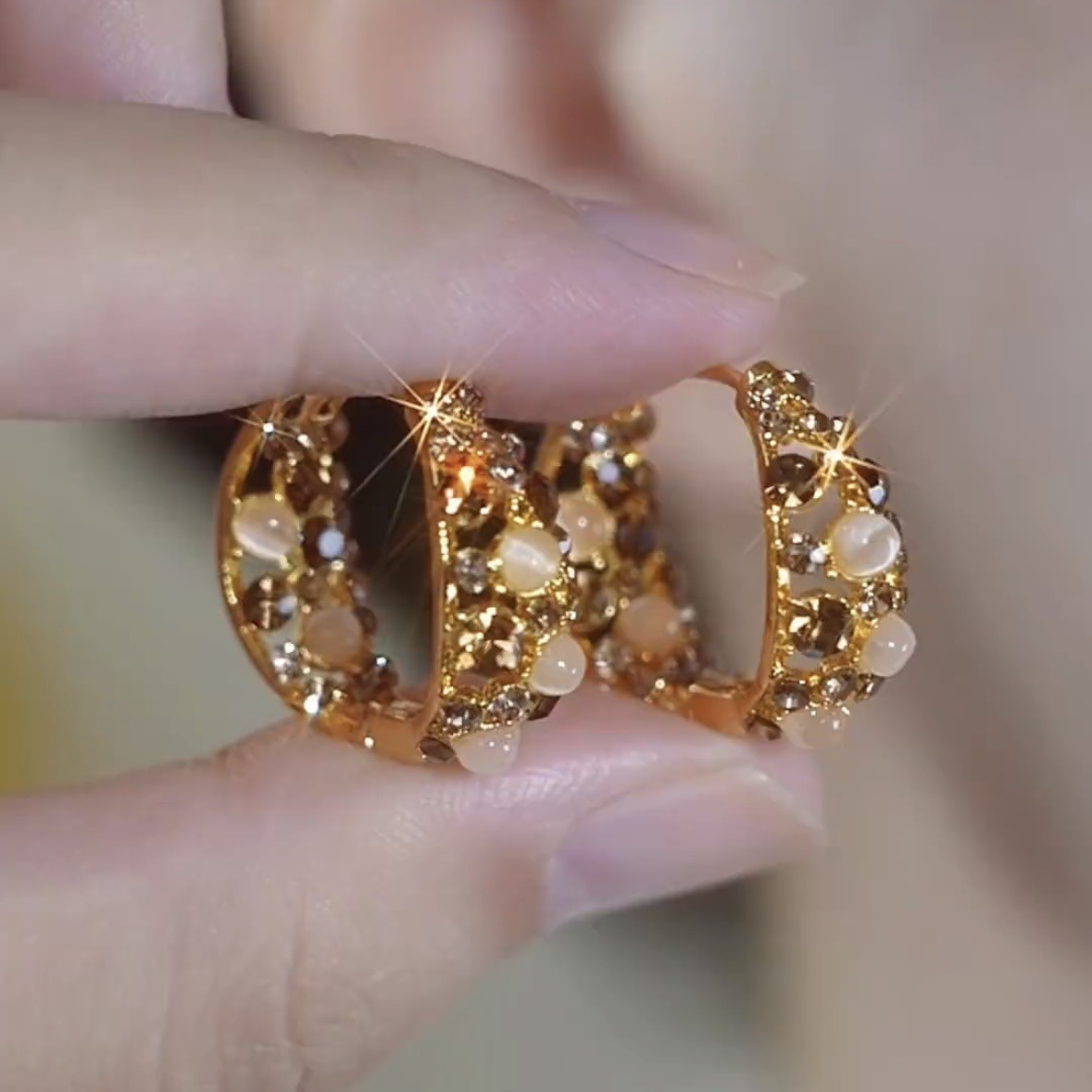 💐Mother's Day Pre-sale💝14K Gold-Plated Elegant Diamond Cat's Eye Stone Hoop Earrings