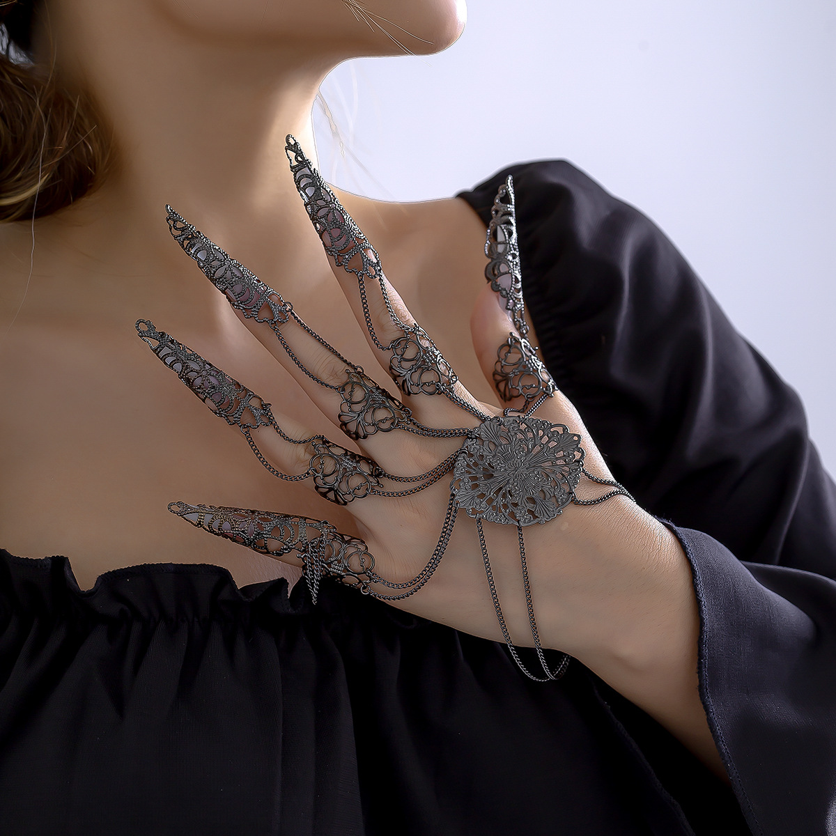 GOTHIC GLOVE METAL CUTOUT BRACELE