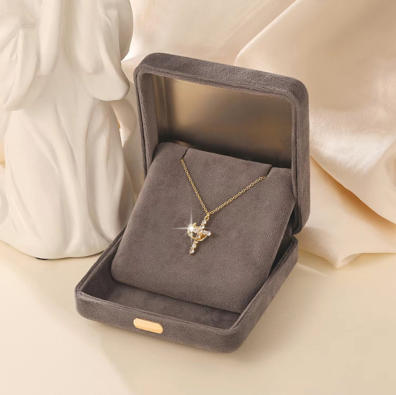 🎄Christmas Pre-sale🎁Paved Cross Rotated Crown Necklace