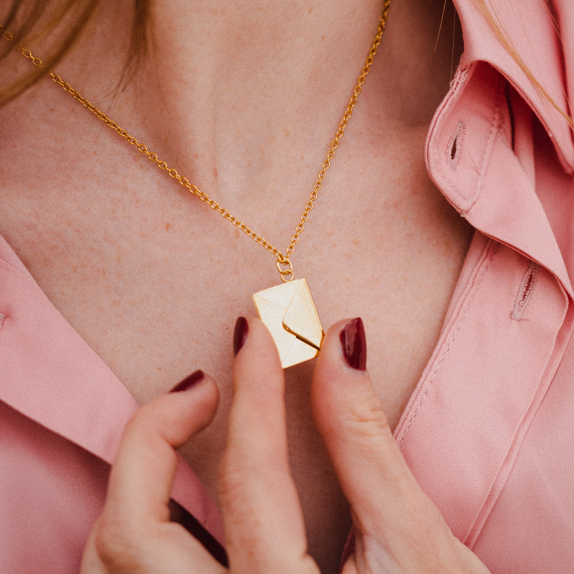 🌸2024 Spring Hot Sale✨Customized Envelope Necklace