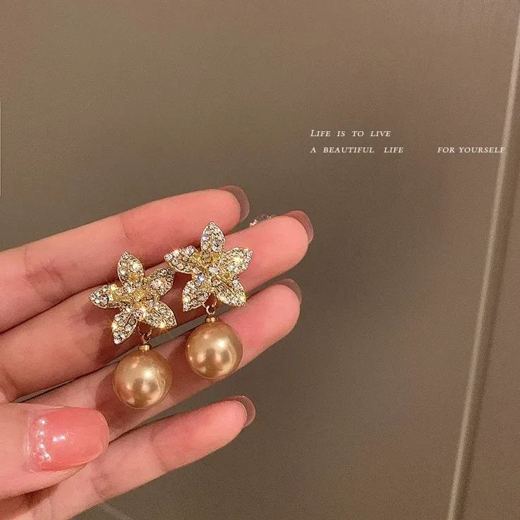 🎄Christmas Hot Sale✨Sparkling Pearl Flower Earrings