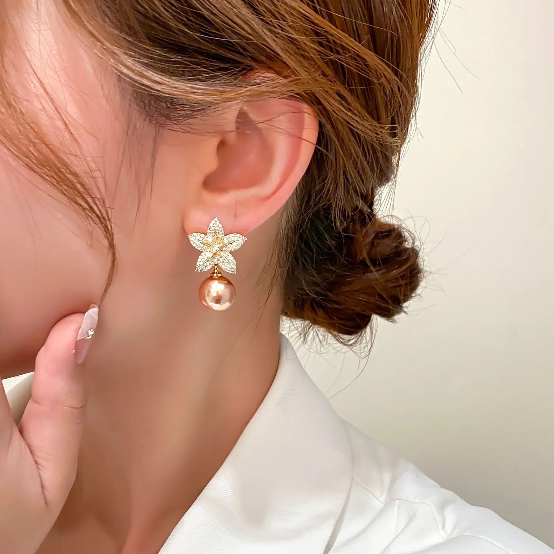 🎄Christmas Hot Sale✨Sparkling Pearl Flower Earrings