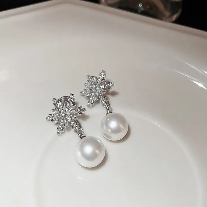 🎄Christmas Hot Sale❄️Zircon Snowflake Pearl Earrings