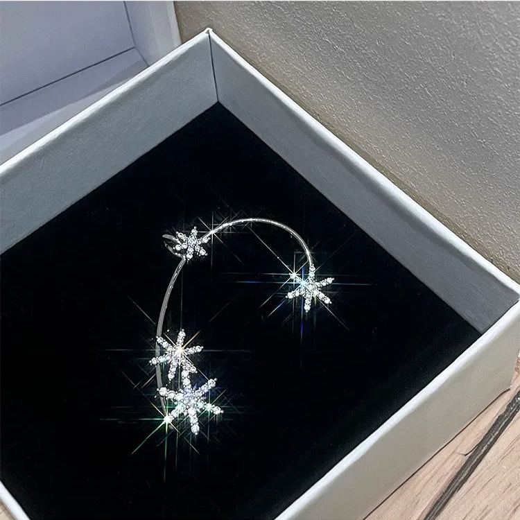 🎄CHRISTMAS HOT SALE✨Sparkling Snowflake Zircon Earrings