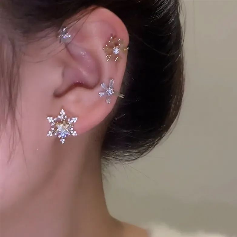 🎄CHRISTMAS HOT SALE✨Rotatable Snowflake Zircon Earrings