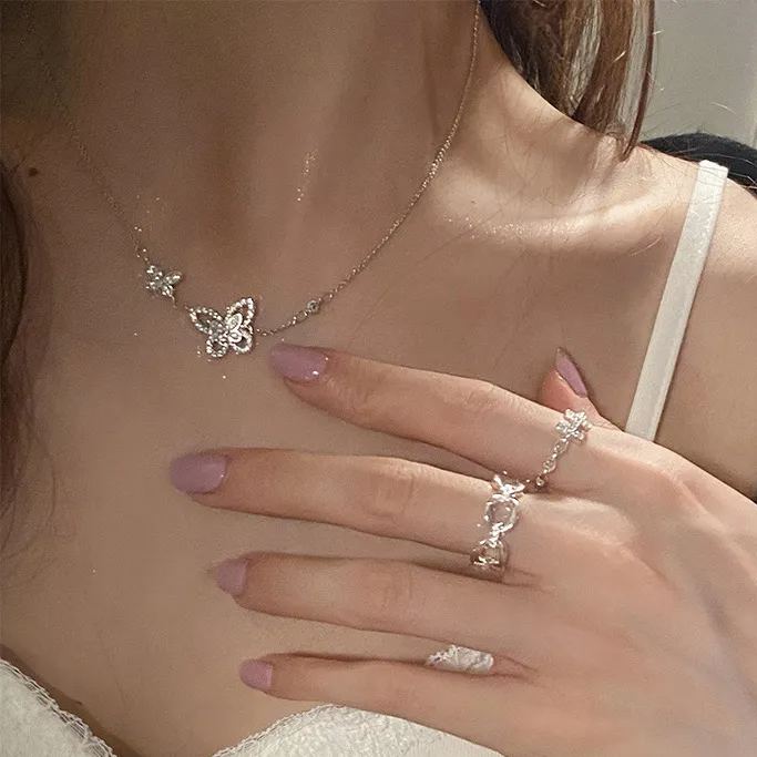 🎄CHRISTMAS HOT SALE✨Sparkling Fantasy Butterfly Necklace