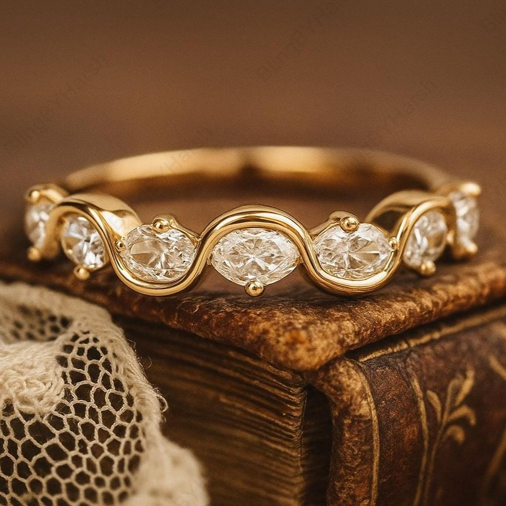 I‘ll Be With You Oval Cut Moissanite Wave Ring